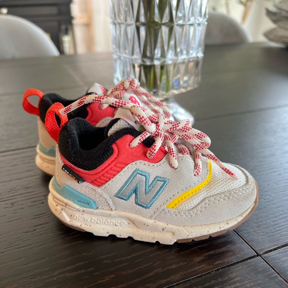 Toddler New Balance tennis shoes